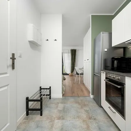 Stylish In The Center Of By Renters Апартаменты *