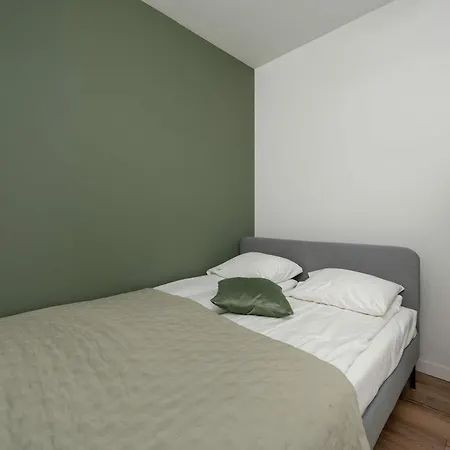 Stylish In The Center Of By Renters 아파트